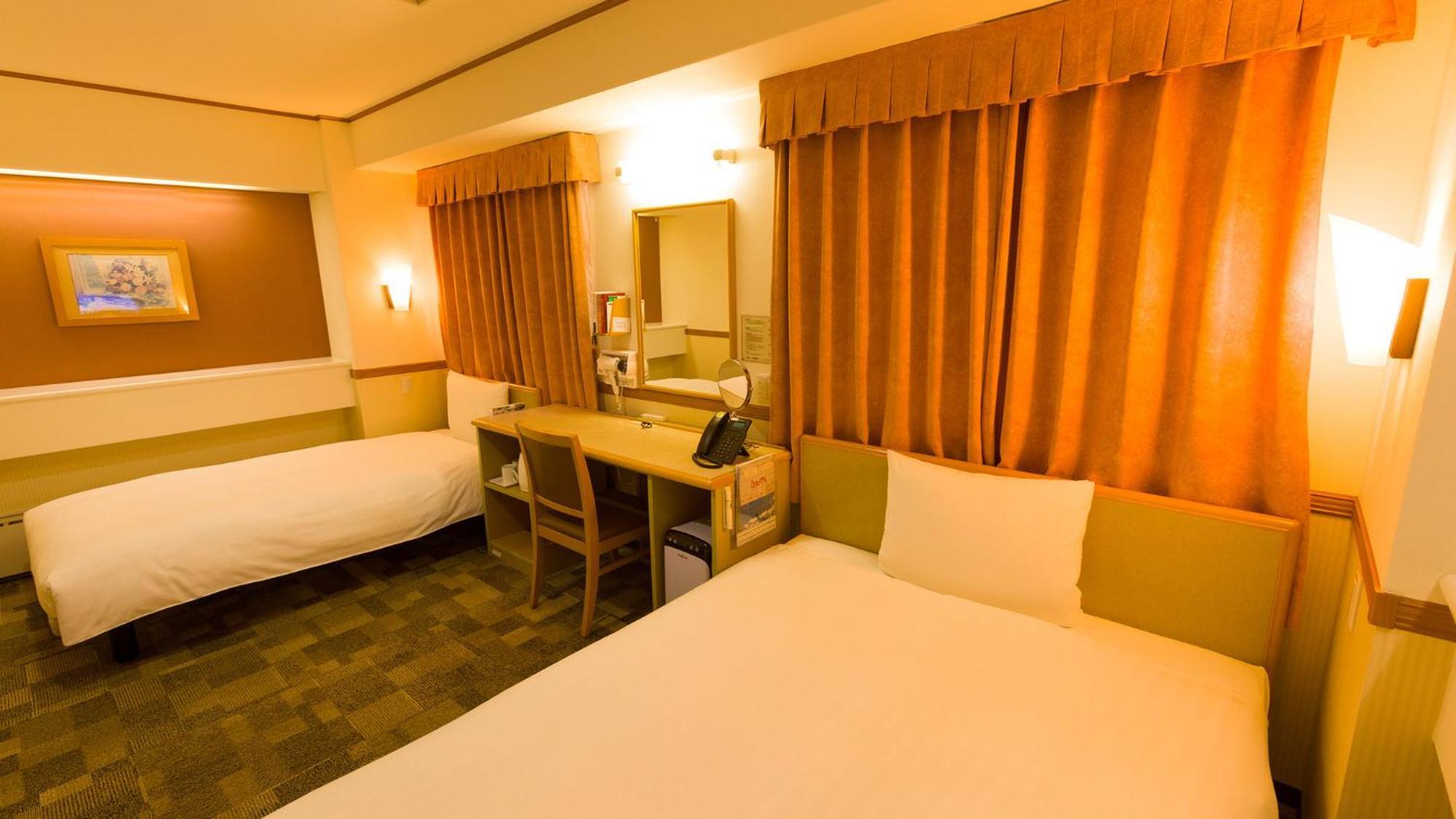 Toyoko Inn Fujisan Numazu Eki Kita Guchi No 2 Room photo