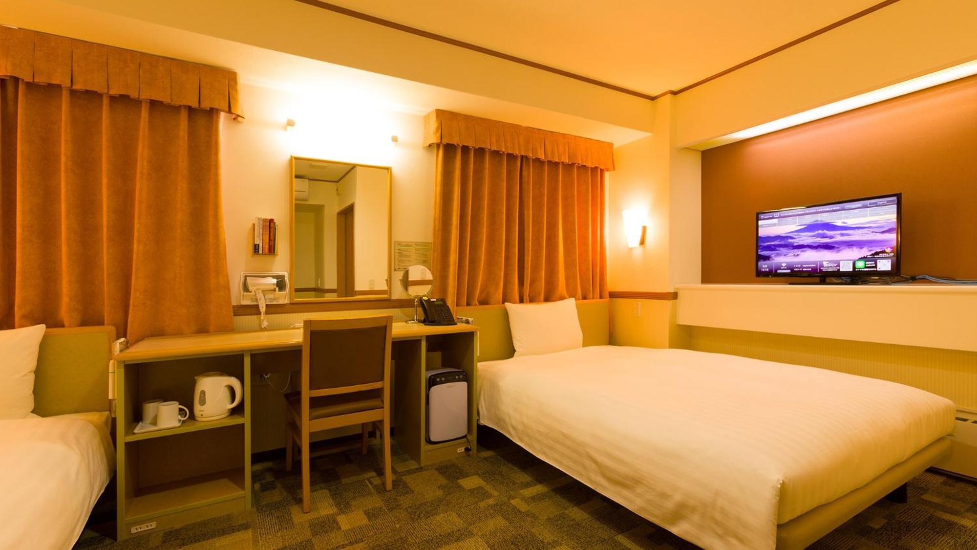 Toyoko Inn Fujisan Numazu Eki Kita Guchi No 2 Room photo