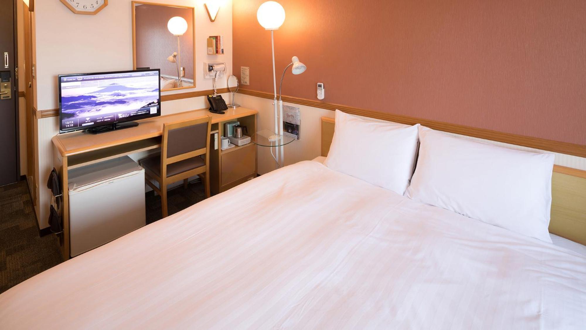 Toyoko Inn Fujisan Numazu Eki Kita Guchi No 2 Room photo