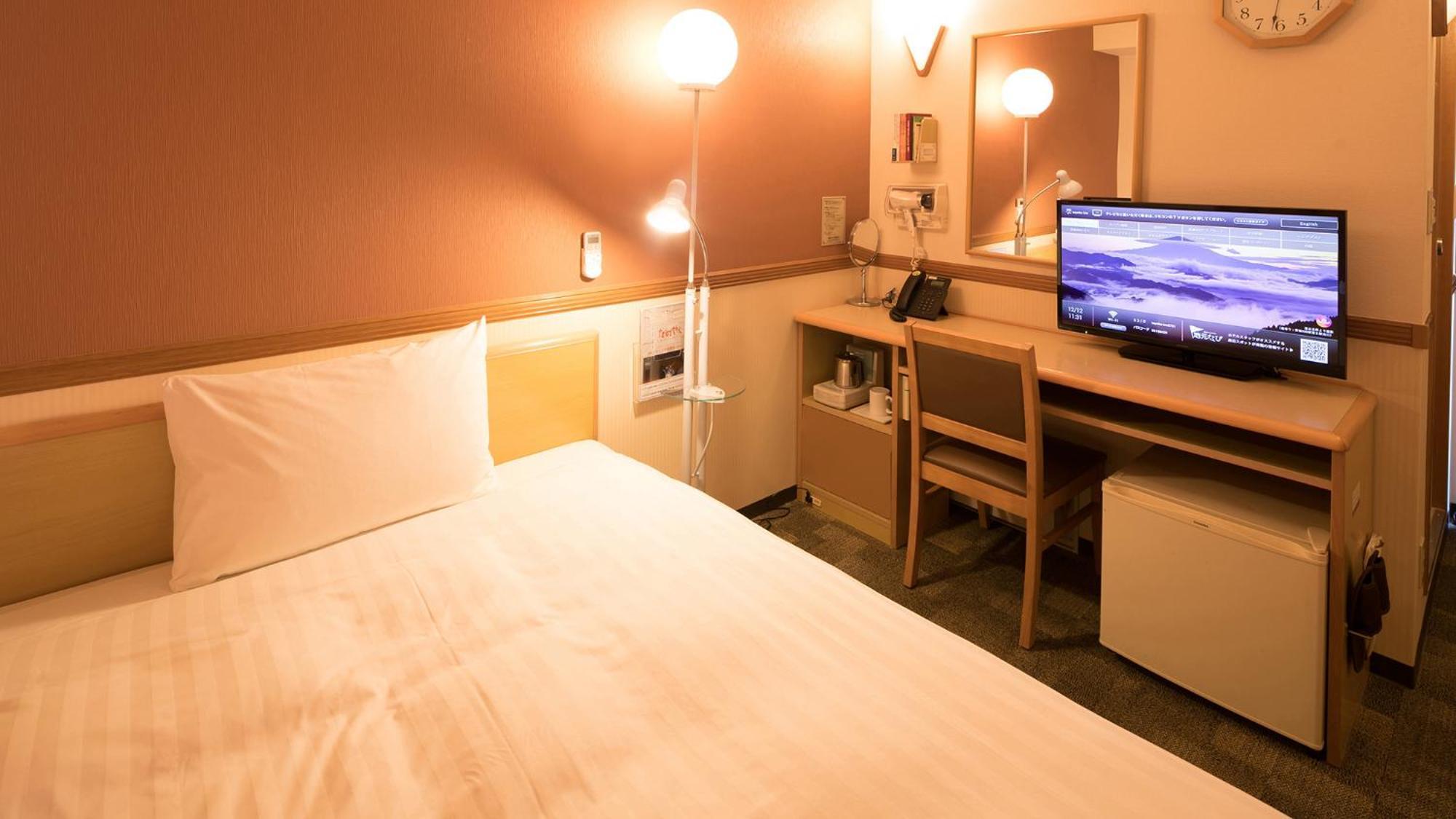 Toyoko Inn Fujisan Numazu Eki Kita Guchi No 2 Room photo