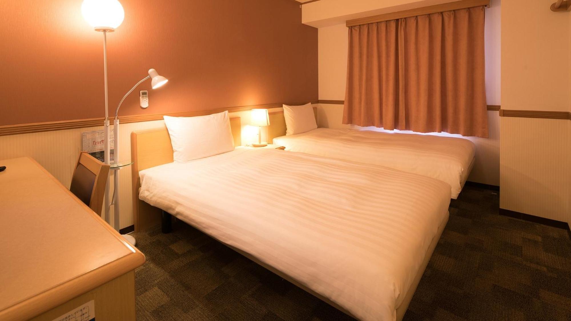 Toyoko Inn Fujisan Numazu Eki Kita Guchi No 2 Room photo